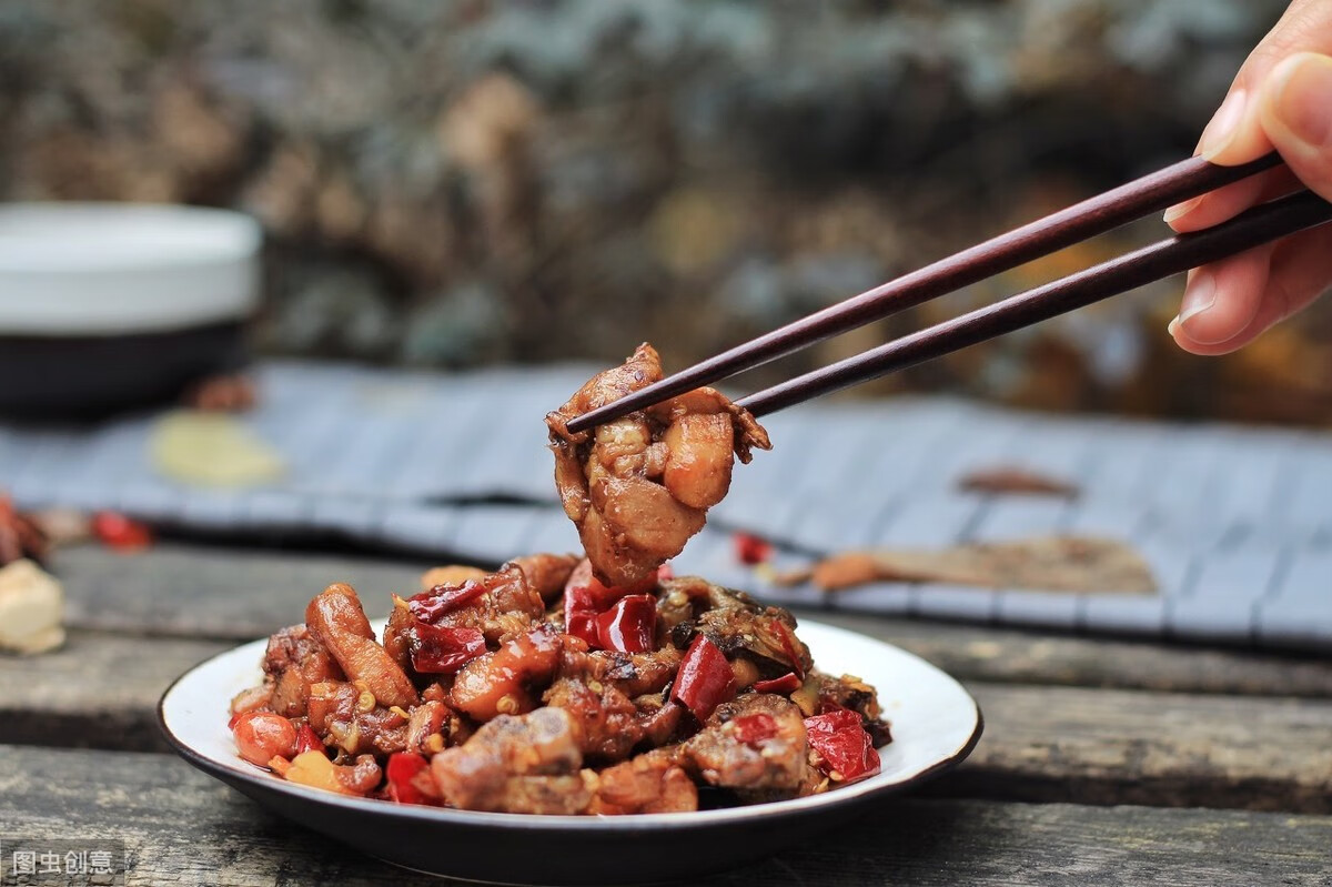 麻辣兔肉热量(麻辣兔块家常做法)