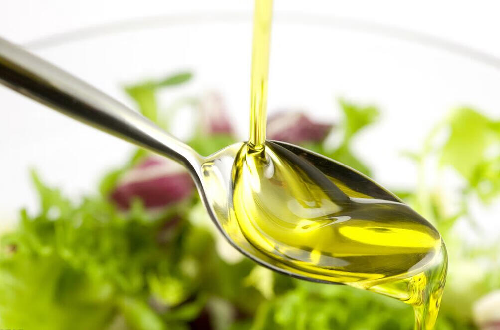 橄榄油的功效与作用及食用方法(食用橄榄油的功效与作用)