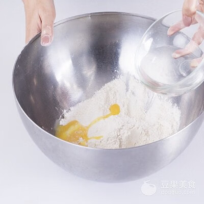 甜甜圈的做法和配方(甜甜圈的做法步骤)