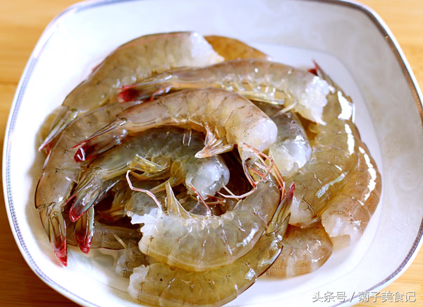 红烧大虾的做法和步骤(红烧大虾的做法步骤)