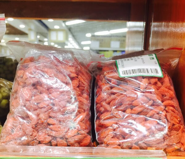 男人吃什么食物补肾又补精(男生补肾吃啥东西最好)