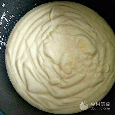 电饭锅做蛋糕的方法(电饭煲如何做蛋糕 家用)