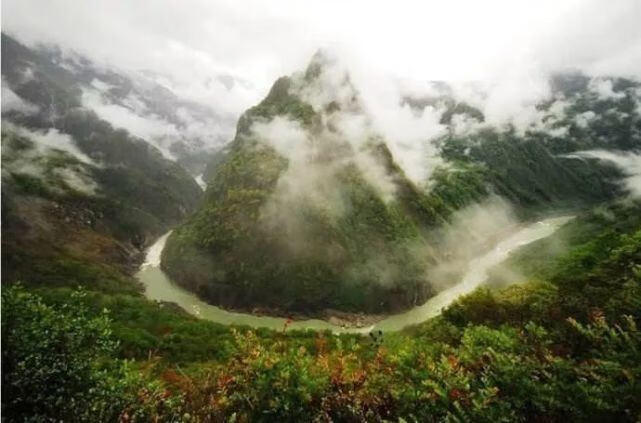 贵州千山朝拜风水(万山朝拜是什么风水)