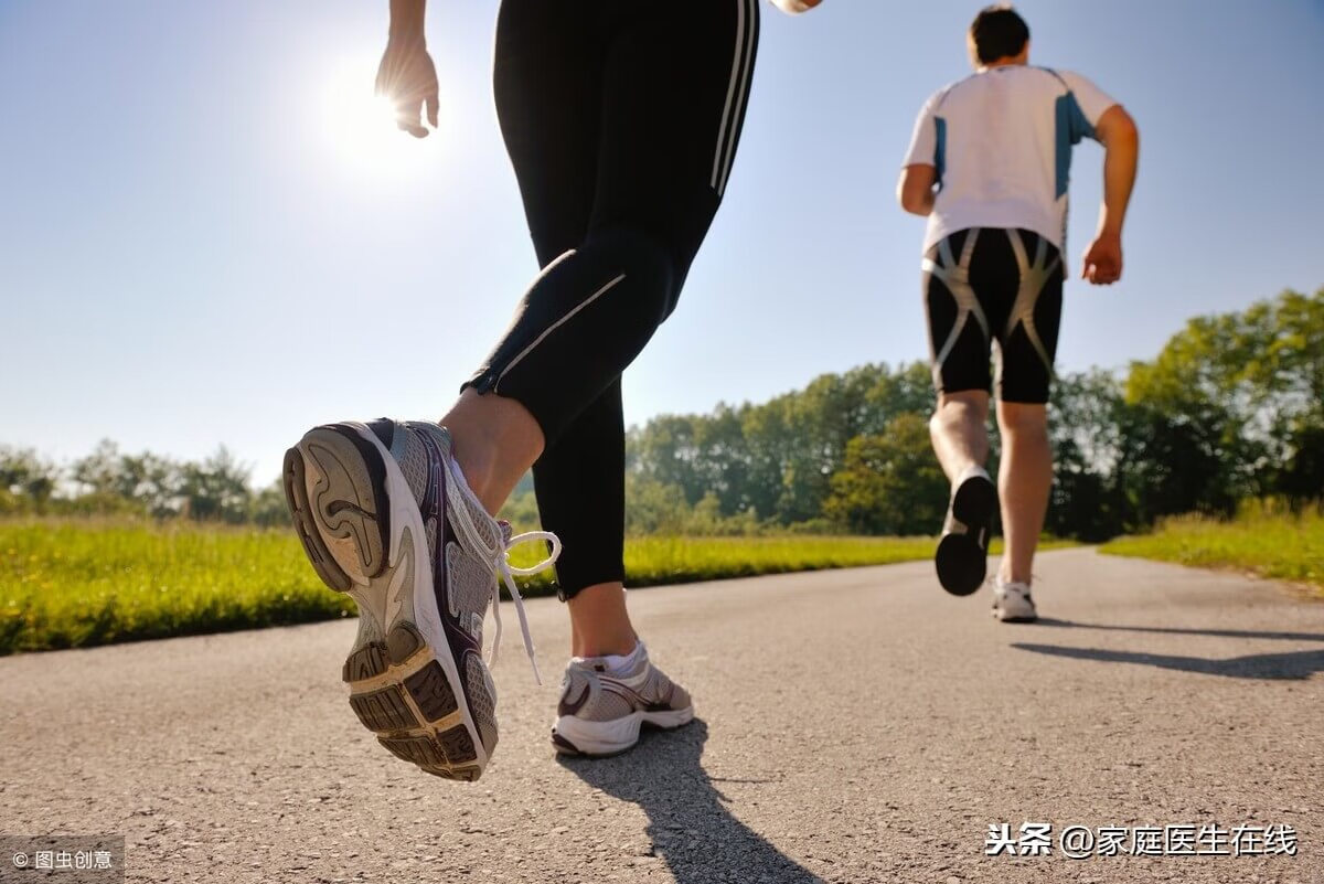 上火嘴唇起泡是什么原因引起的(上火嘴巴上起透明水泡)