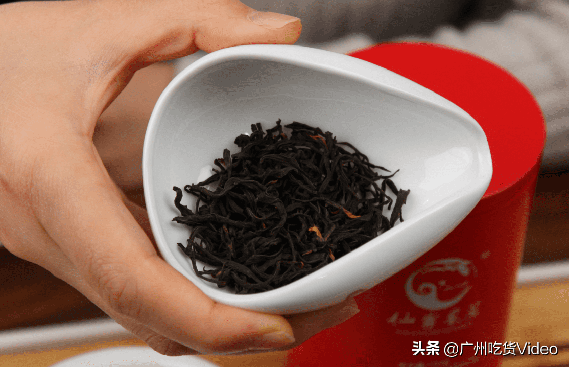 沏茶叶的最佳水温是多少度(各种茶叶泡茶的水温)