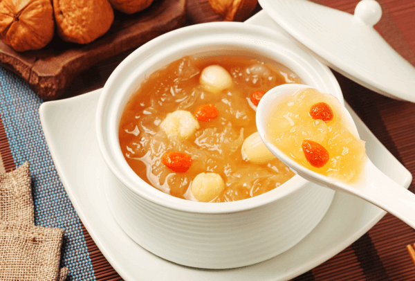 感冒咳嗽吃什么菜好呢(感冒咳嗽可以吃哪些菜)