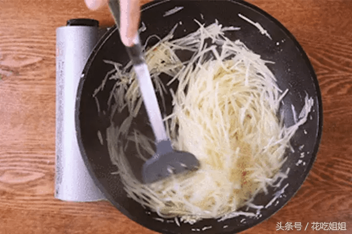 酸辣土豆丝是哪里的菜(酸辣土豆丝的介绍)