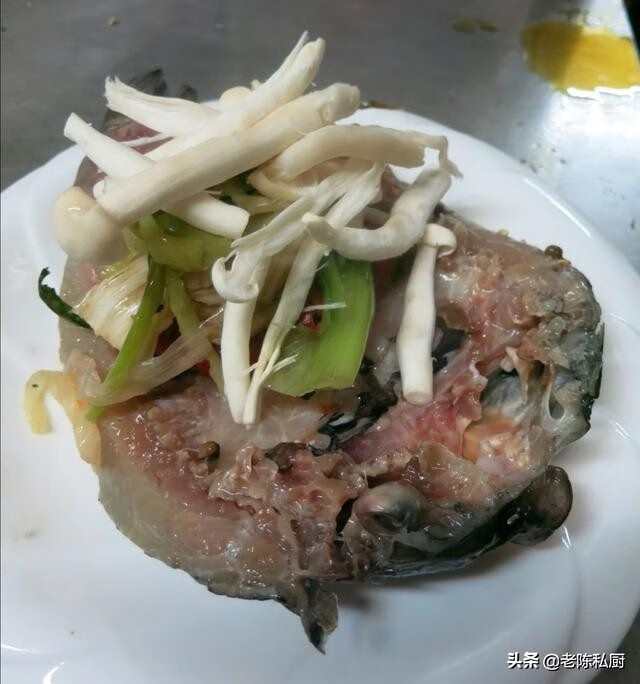 云南香茅草烤鱼(香茅烤鱼)