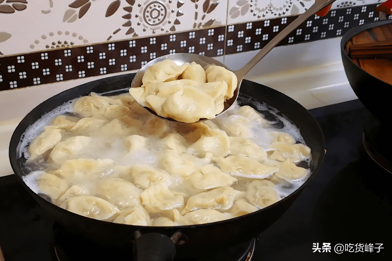 煮饺子步骤(怎样煮饺子好吃又简单)