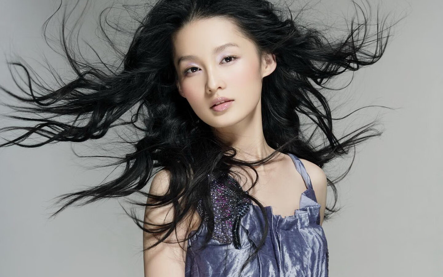 四月的女孩有什么寓意没(2022年农历四月女孩)