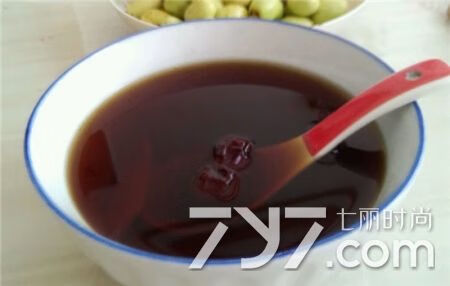 平时喝红糖水有什么好处(喝红糖水有啥用)