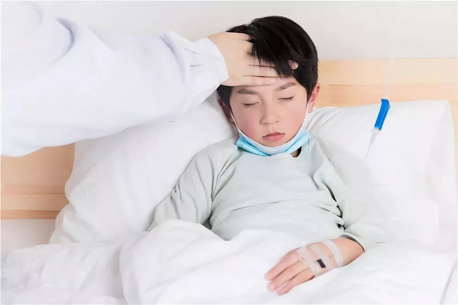小儿扁桃体发炎是怎么引起的(小孩扁桃体发炎原因)