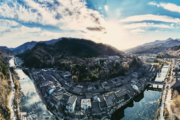 中国的"中心"位置在陕西,陕西咸阳市泾阳县永乐镇是中华人民共和国的