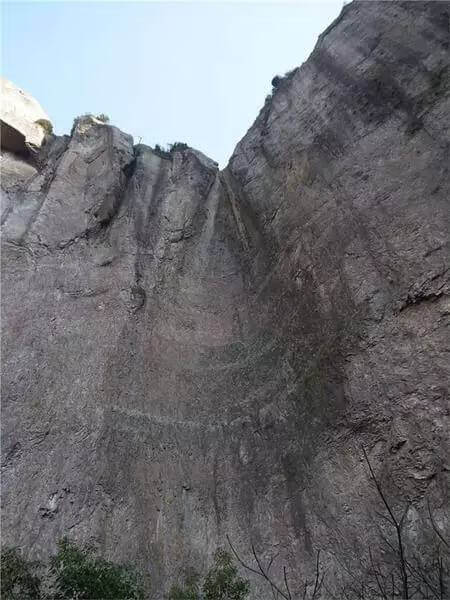 方山正门是哪个门(大门对山怎么化解)