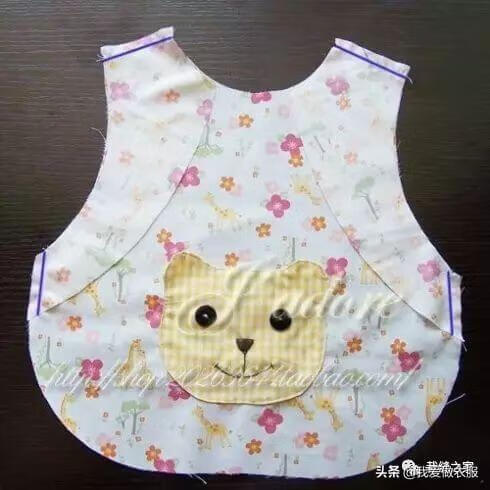 婴儿围嘴怎么做(新生儿需要围嘴吗)