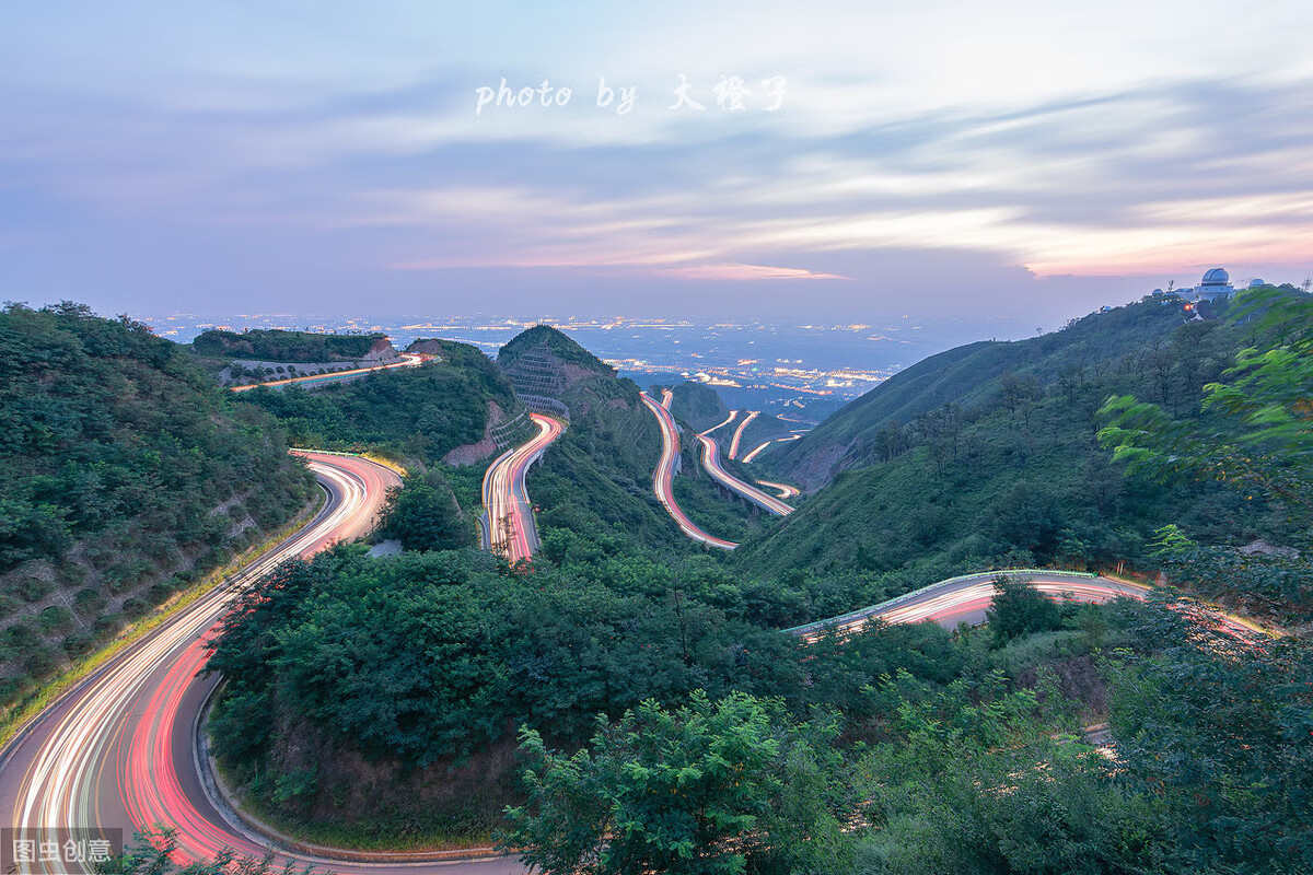 形状如小窝少阳穴位于艮寅位,朝向坤申位,右侧水倒旋向左边,然后再从
