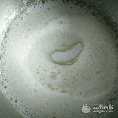 电饭锅做蛋糕的方法(电饭煲如何做蛋糕 家用)