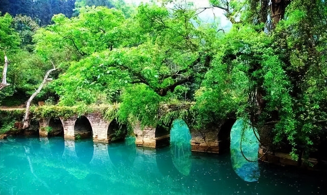 7月份适合去哪里旅游?(七月份自驾游适合去哪里旅游)