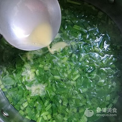 菠菜鸡蛋汤的家常做法(菠菜鸡蛋汤的禁忌)