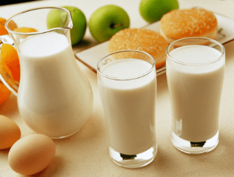 喝牛奶拉肚子什么原因(喝牛奶要拉肚子是怎么回事)