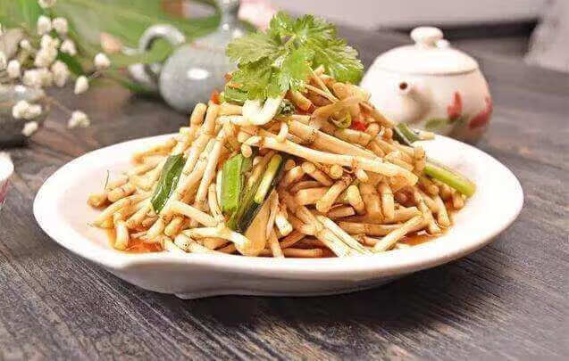 鱼腥草的吃法大全(鱼腥草泡水喝有什么功效)
