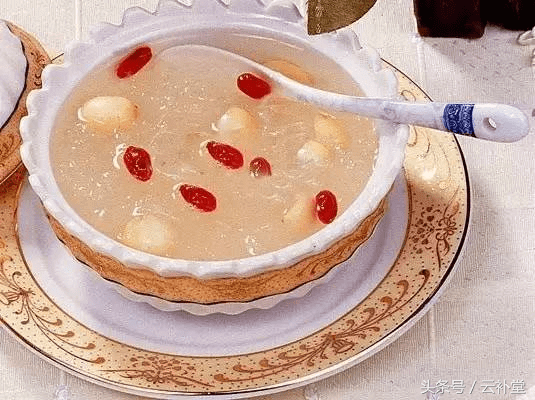 燕窝的功效有哪些(燕窝的功效真的那么神奇吗)