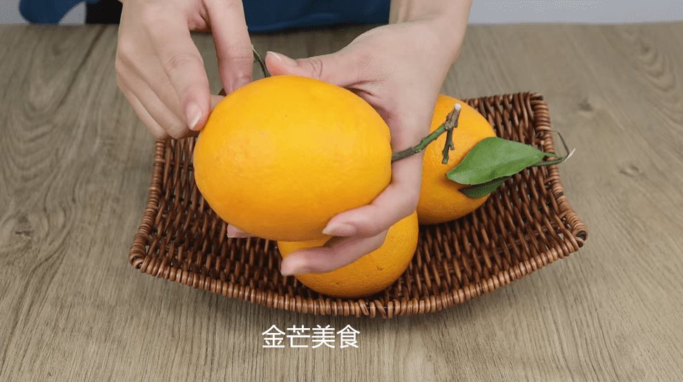 橙子皮的功效与作用及食用方法(橙子皮有啥用处)