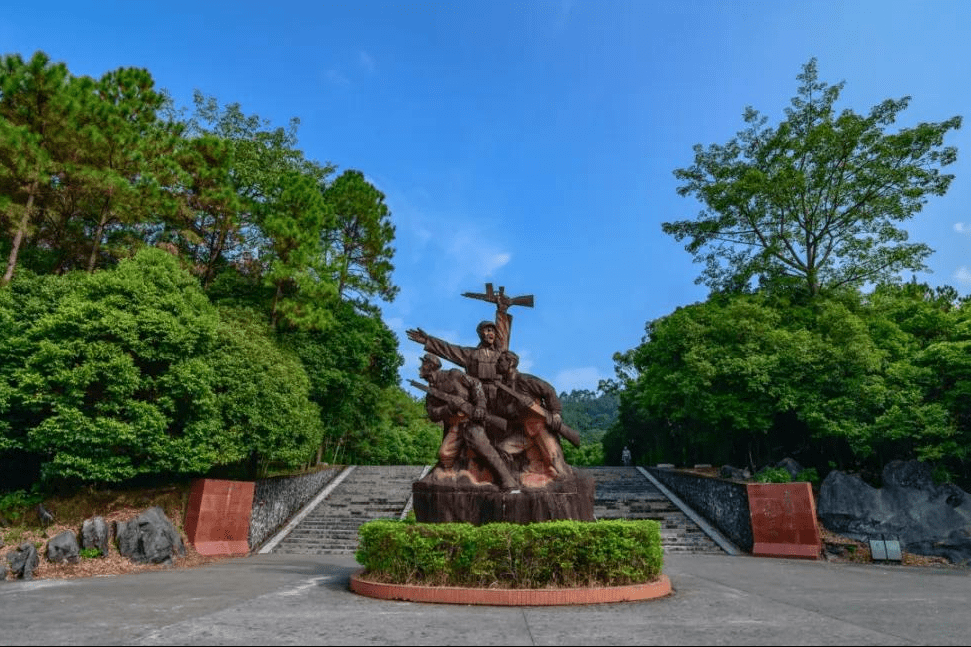 阳山县风水名地(广东阳春出名的风水师)