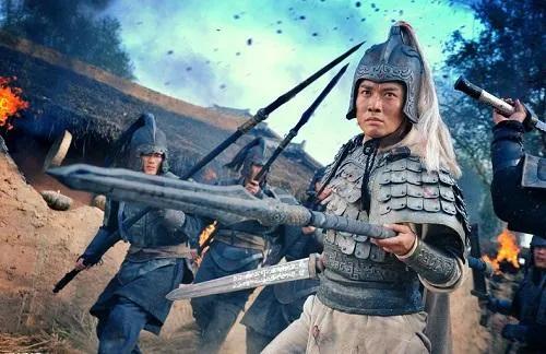 2.赵云吕布的方天画戟简直吊爆了,他的赤兔马夜袭千里!