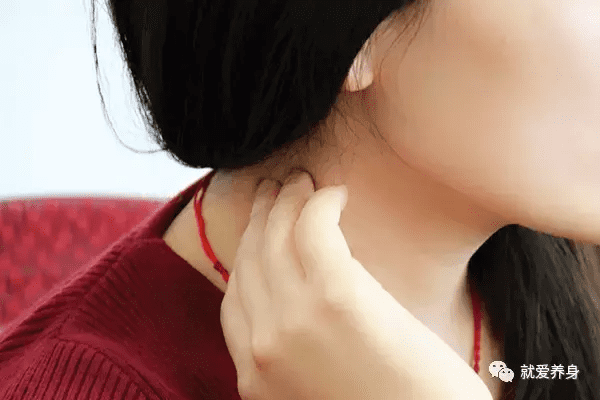 感觉手指麻木是怎么回事(手指一节麻木怎么回事)