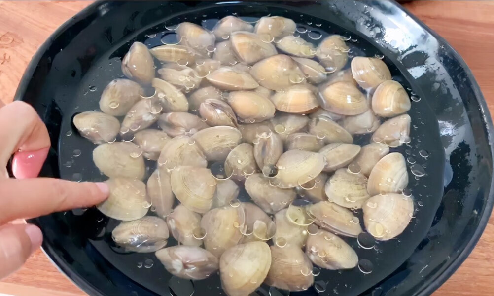 花甲怎么洗最快最干净(花甲的洗法最快的办法)