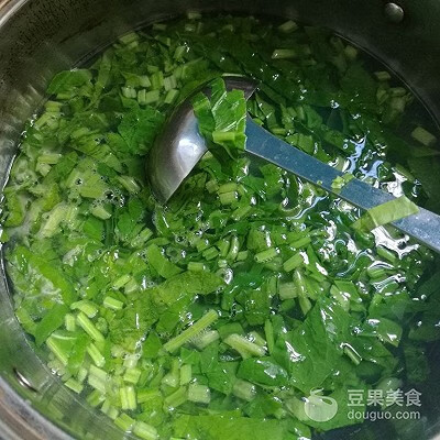 菠菜鸡蛋汤的家常做法(菠菜鸡蛋汤的禁忌)