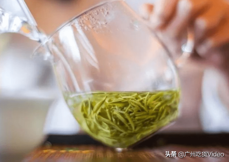 沏茶叶的最佳水温是多少度(各种茶叶泡茶的水温)