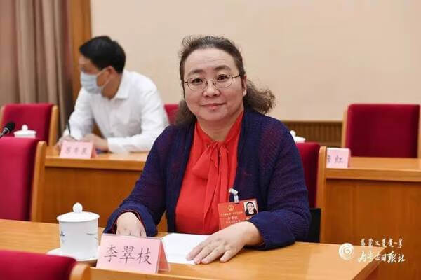 伊利回应涉跨境电商奶粉争议提案：希望规范市场，保证安全