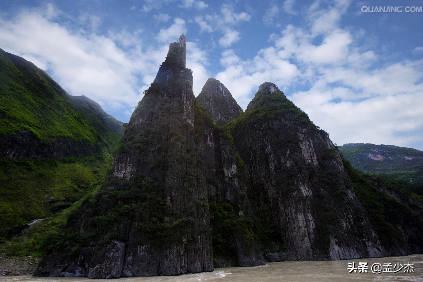 上山龙风水宝地(生龙口风水宝地)