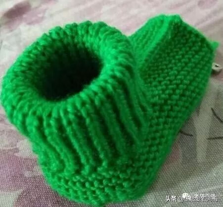 手工编织婴儿鞋的方法(手工编织婴儿鞋教程)