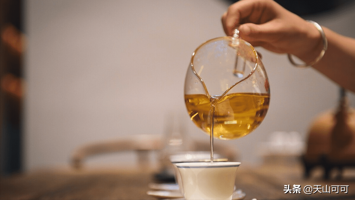 夏天喝什么茶好喝(夏天应该喝什么茶最好)