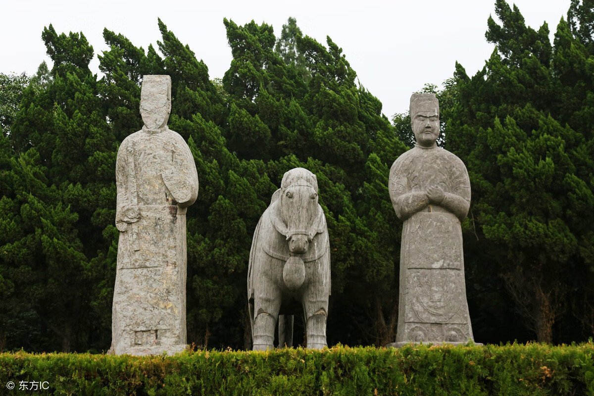 房顶挂国旗风水(风水红旗挂什么方位)