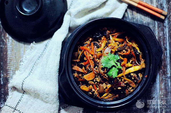 鱼香茄子煲的做法步骤(鱼香肉丝茄子煲怎样做)