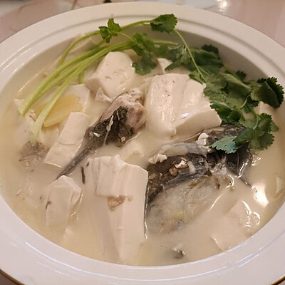 鱼头豆腐汤的做法(鱼头豆腐汤图片)