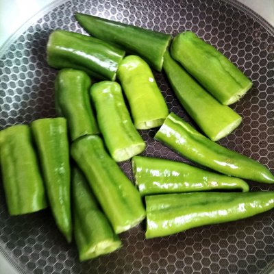 虎皮尖椒的做法(虎皮尖椒的正确做法)