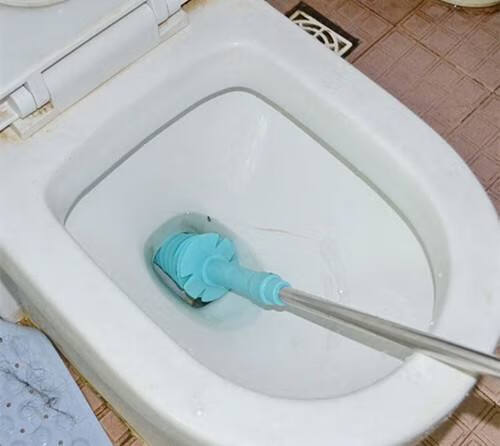 马桶堵了怎么通最快(马桶堵了怎么弄通了呢)