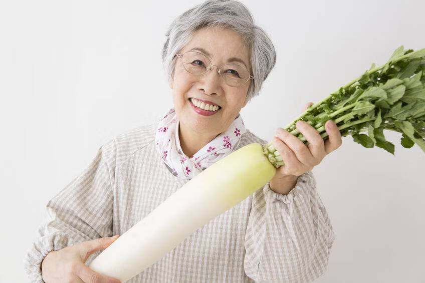感冒咳嗽吃什么菜好呢(感冒咳嗽可以吃哪些菜)