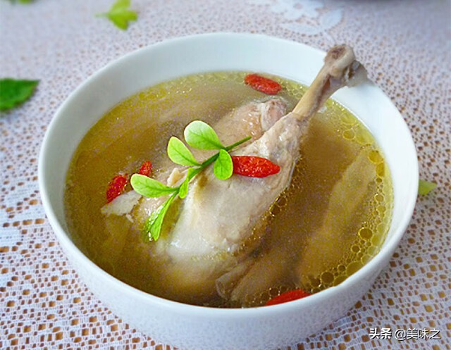 鸡汤(鸡汤的功效与作用)