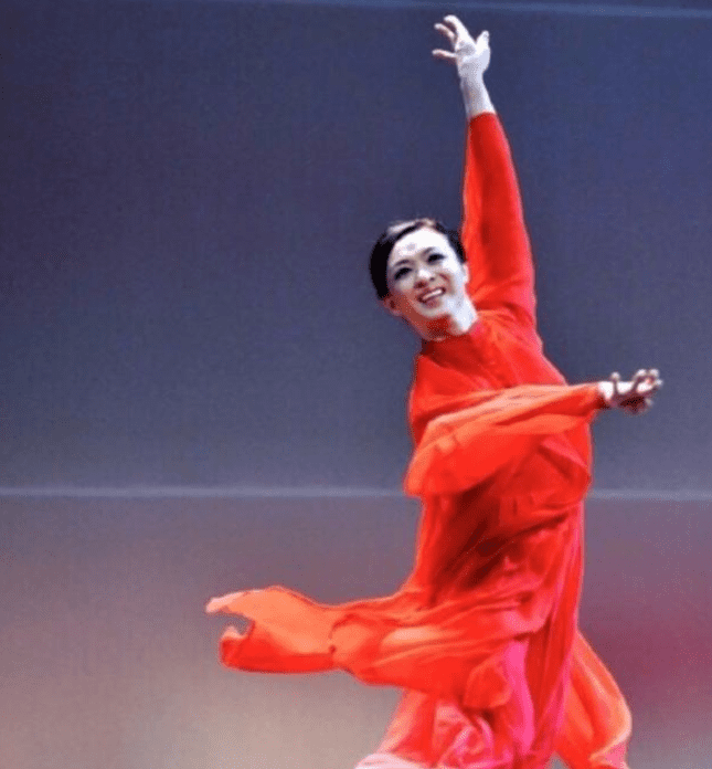 刘诗涵刘诗涵原名刘帅,出生于湖南长沙,小时候刘妈妈总希望自己有个