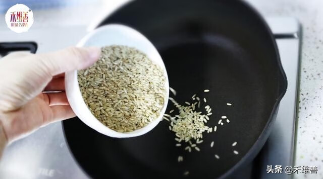 糙米茶的制作方法(糙米茶的功效與作用及食用方法)