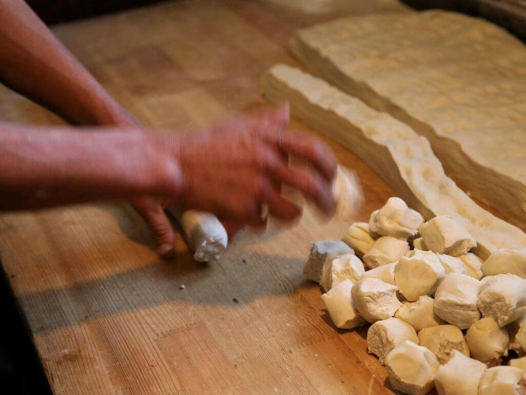 饺子皮的做法步骤(用不完的饺子皮新吃法)