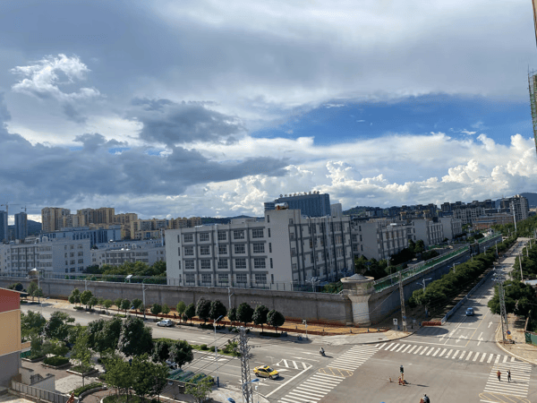 砚山县县城我一股怀旧的味道!