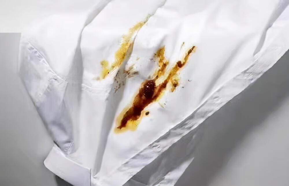 辣椒油怎么洗下来(如何去除辣椒油渍)