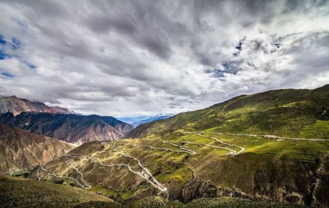 贵州千山朝拜风水(万山朝拜是什么风水)